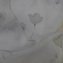 Gardinen Voilestoff weiß mit grauen Blumen